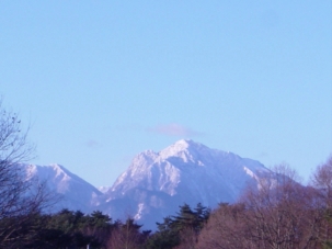 雪が積もった甲斐駒ケ岳